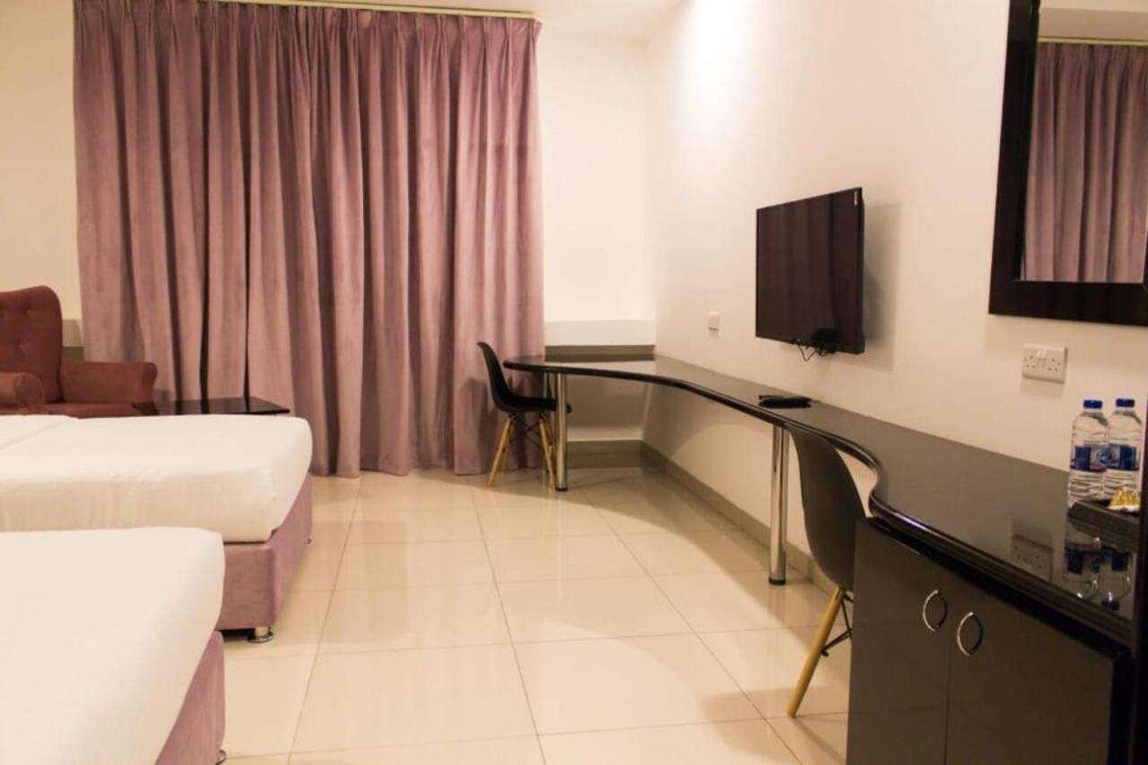 Parkside Plaza Muscat Otel Dış mekan fotoğraf