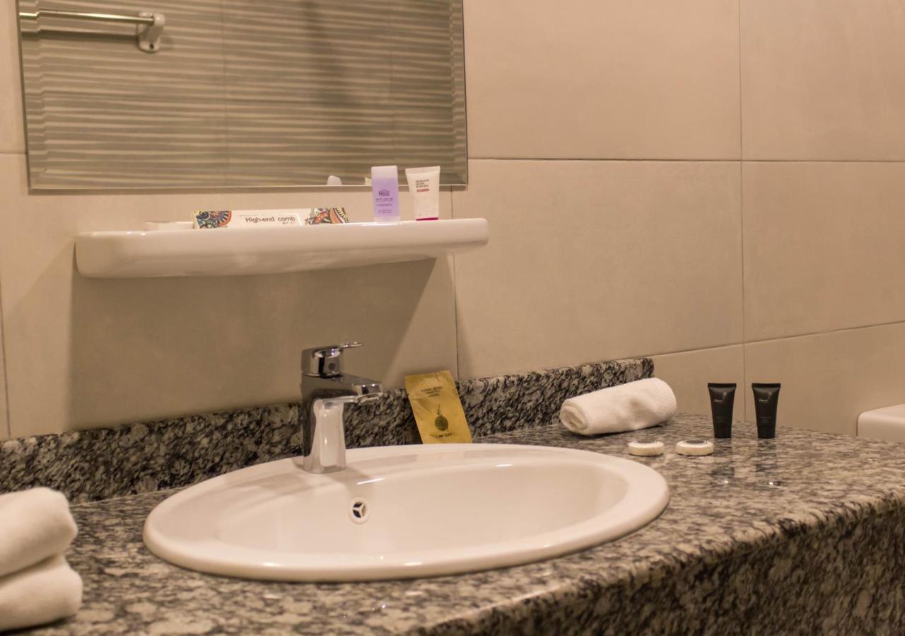 Parkside Plaza Muscat Otel Dış mekan fotoğraf
